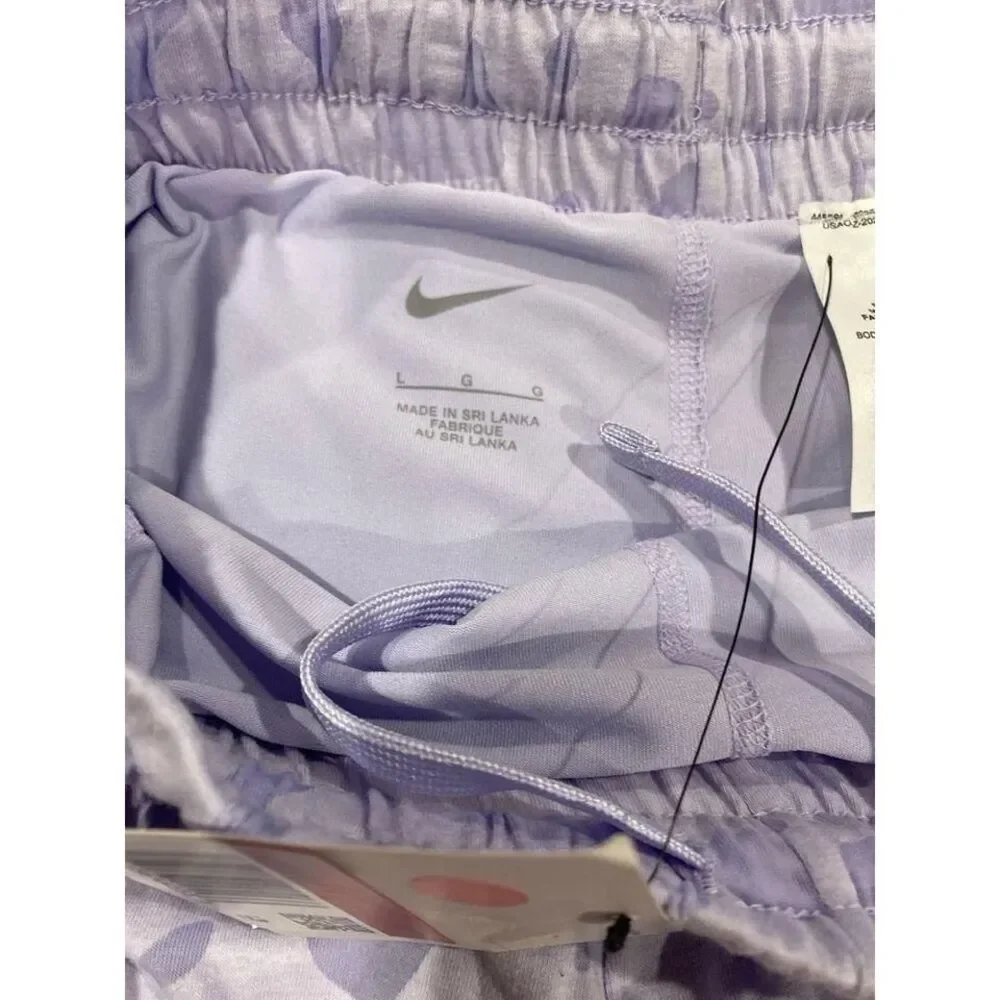 Girls Nike large training shorts  size‎ large